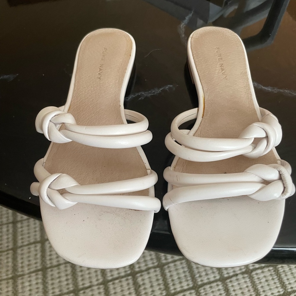 Pure Navy white knotted slides. Like new!